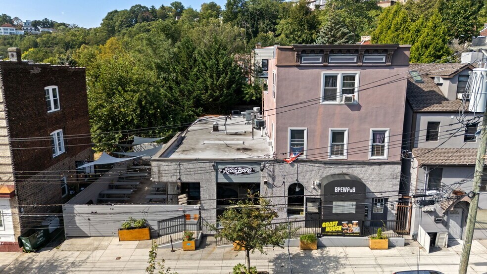 60-62 Van Duzer St, Staten Island, NY à vendre - Photo de l’immeuble – Image 1 sur 13