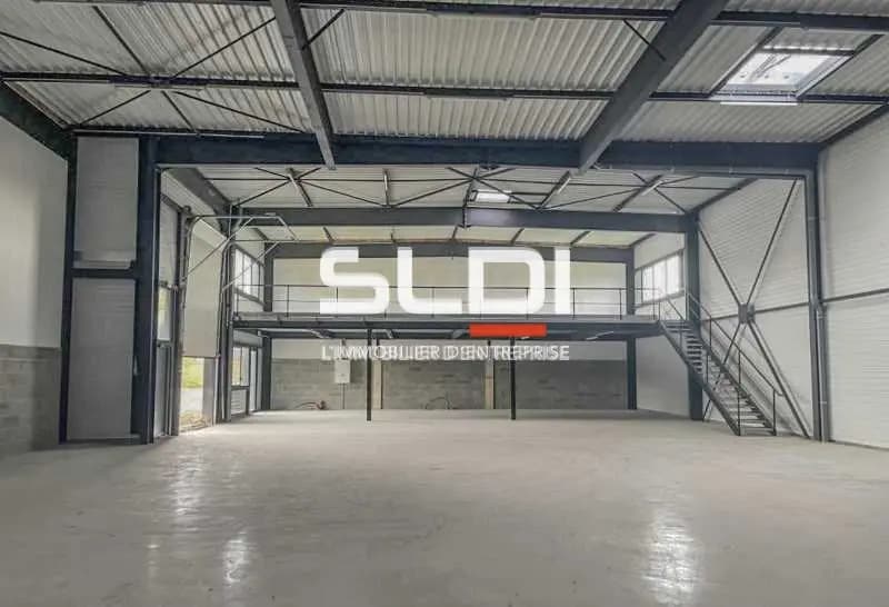 Local d’activités dans Frans à louer - Photo intérieure – Image 2 sur 8