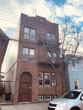 Plus de détails pour 10620 50th Ave, Corona, NY - Logement à vendre