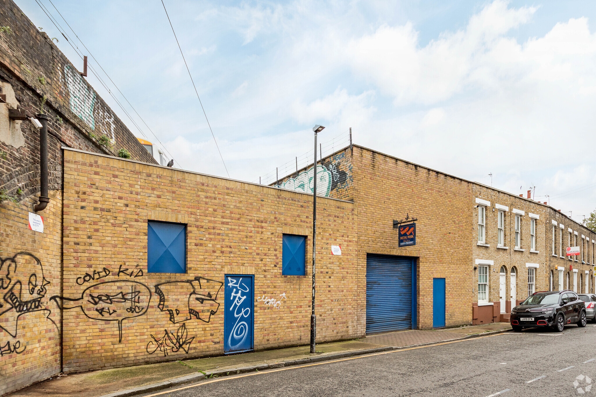 23 Yorkshire Rd, Londres à louer Photo principale– Image 1 sur 2