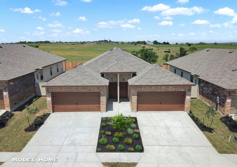 9211 Canyon Bnd, Converse, TX à vendre - Photo de l’immeuble – Image 2 sur 19