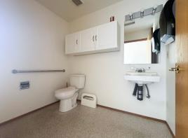 7330 NE Bothell Way, Kenmore, WA à louer Photo intérieure– Image 2 sur 3