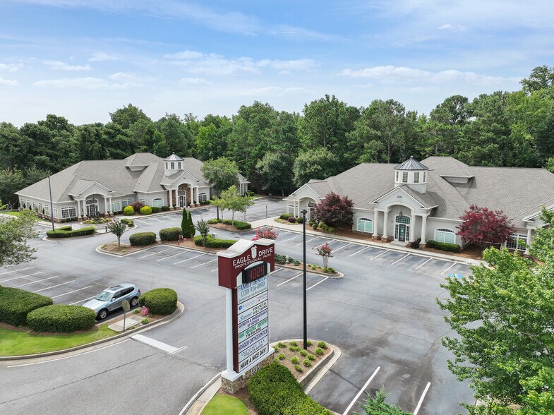 1816 Eagle Dr, Woodstock, GA à louer - Photo de l’immeuble – Image 1 sur 11