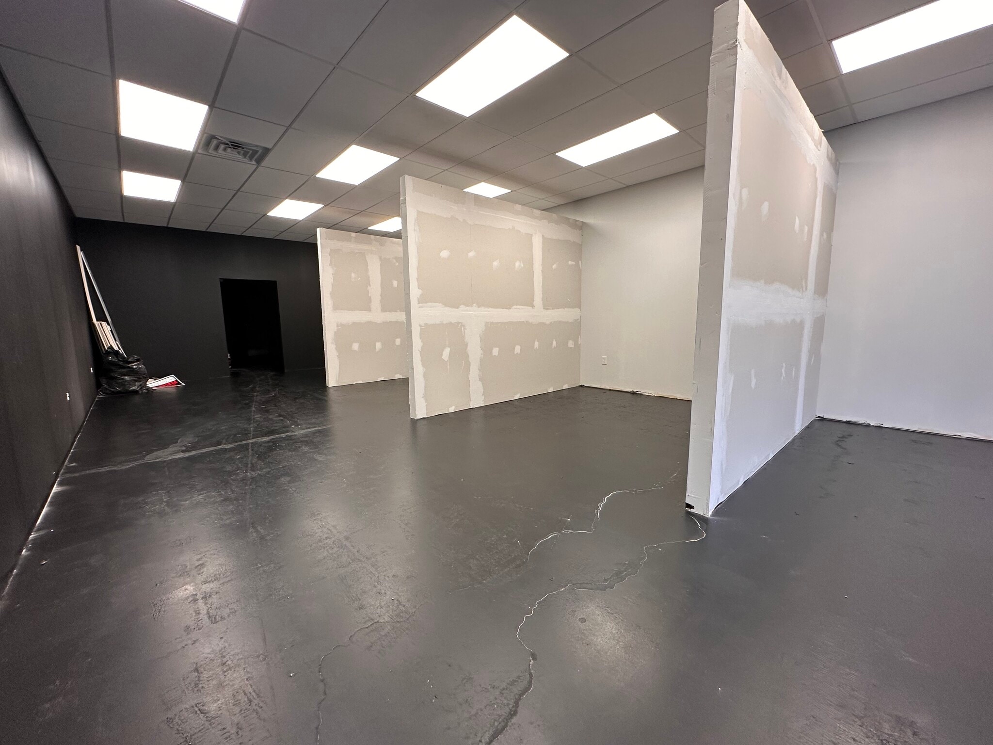 815 N Noland Rd, Independence, MO à louer Photo intérieure– Image 1 sur 9