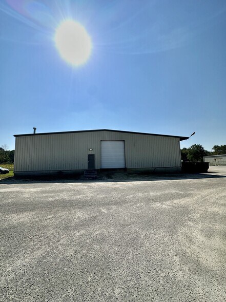 1559 Wilmington Hwy, Fayetteville, NC à louer - Photo de l’immeuble – Image 2 sur 7