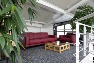 57 Rue Pierre Brossolette, Courbevoie à louer Photo de l’immeuble– Image 2 sur 6