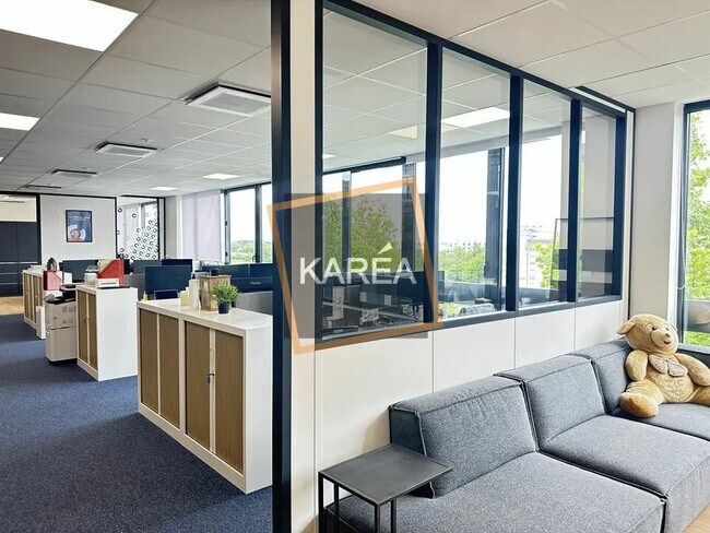 Plus de détails pour Bureau à vendre