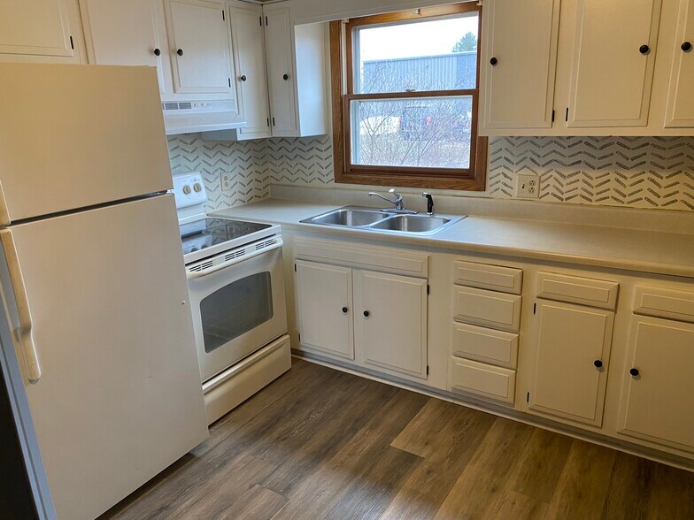 3606 Schofield Ave, Weston, WI à vendre - Photo de l’immeuble – Image 3 sur 18
