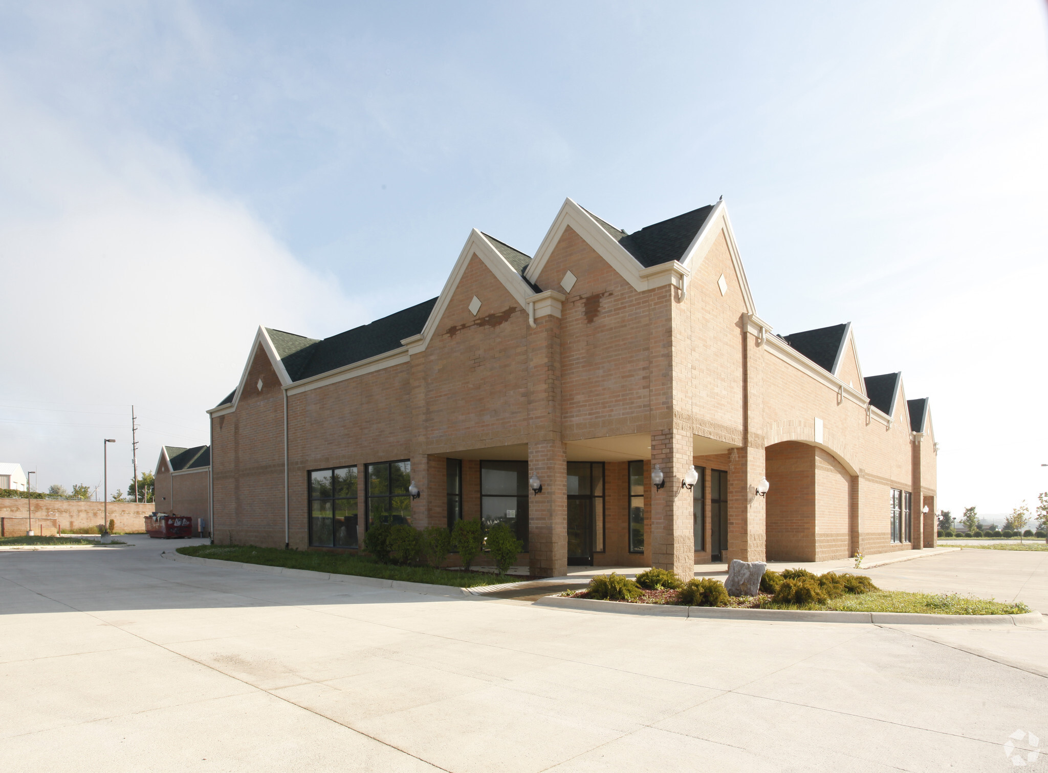 30515-30821 Milford Rd, New Hudson, MI à louer Photo de l’immeuble– Image 1 sur 5