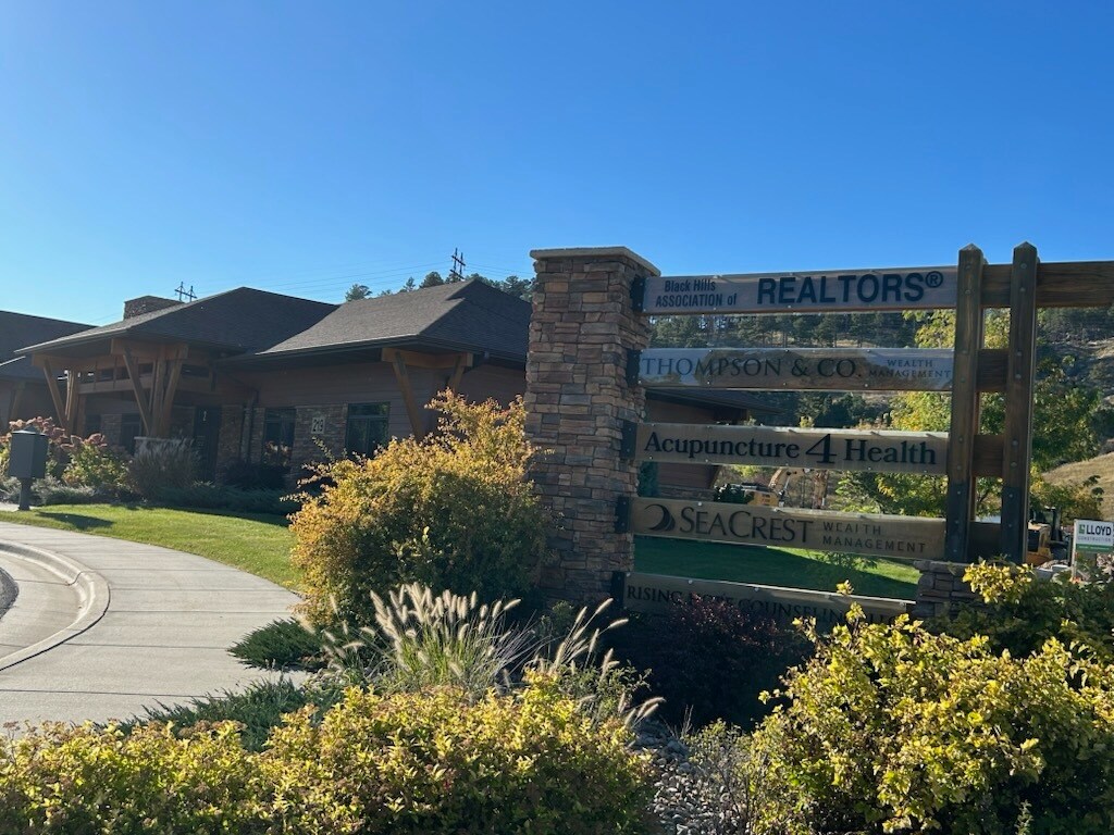 219 Founders Park Dr, Rapid City, SD à louer Photo de l’immeuble– Image 1 sur 4