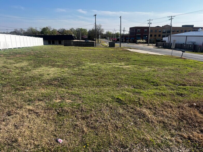 101 S Birch St, Owasso, OK à vendre - Photo de l’immeuble – Image 2 sur 3