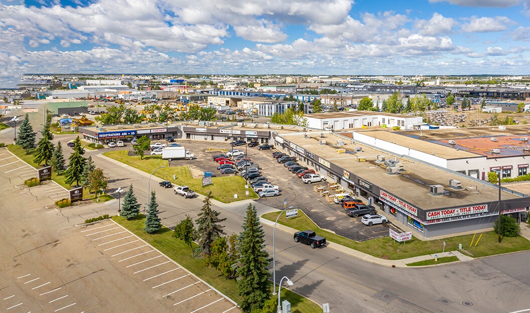 16630 109th Ave NW, Edmonton, AB à louer Photo de l’immeuble– Image 1 sur 6