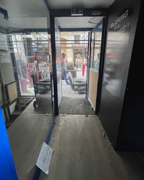 160 Rue Saint-Denis, Paris à louer - Photo de l’immeuble – Image 3 sur 13