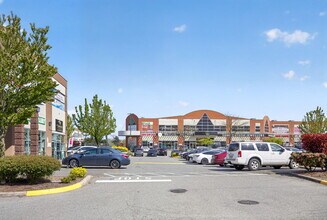 8158 128 St, Surrey, BC à louer Photo intérieure– Image 2 sur 17