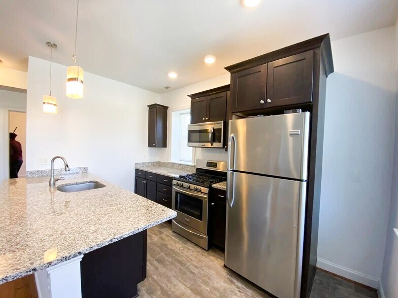 301 E 29th St, Baltimore, MD à vendre - Photo intérieure – Image 2 sur 20