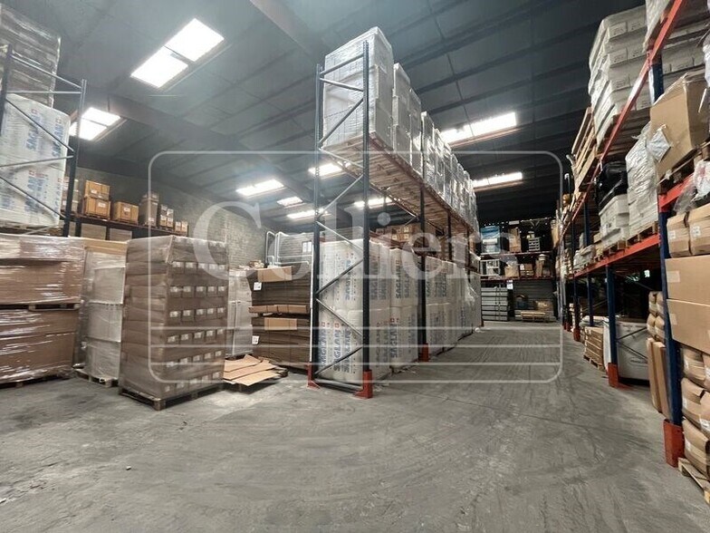 Industriel/Logistique dans Aubagne à louer - Photo de l’immeuble – Image 3 sur 5