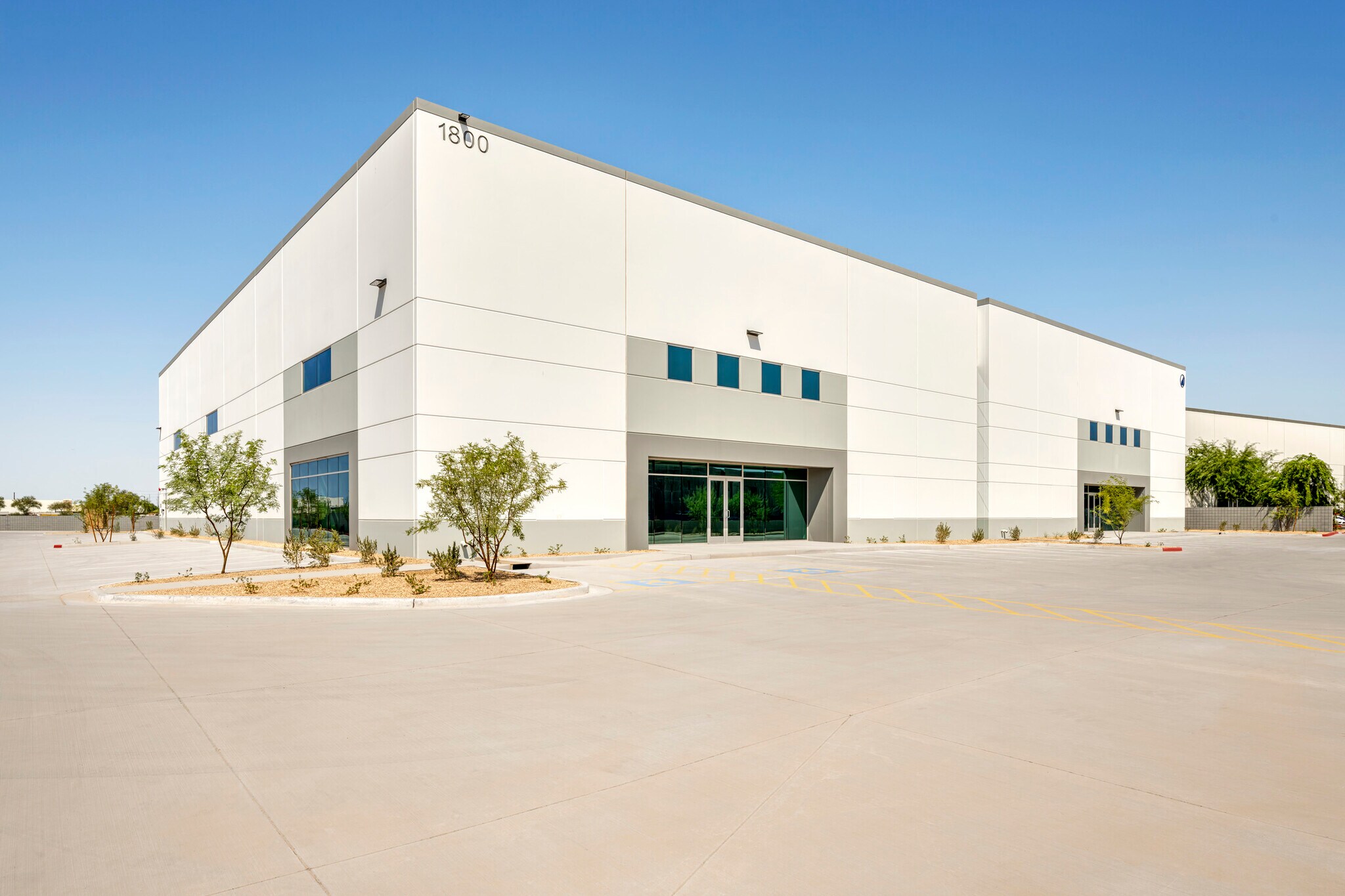 1800 E Sky Harbor Cir N, Phoenix, AZ à louer Photo de l’immeuble– Image 1 sur 6