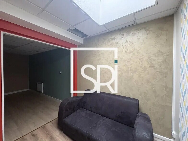 Bureau dans Clermont-Ferrand à louer - Photo principale – Image 2 sur 10