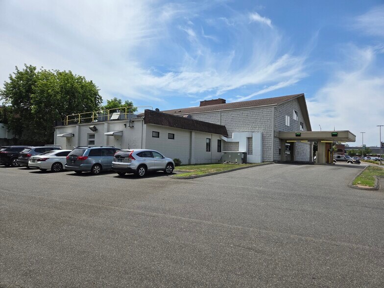 339 Hemingway Ave, East Haven, CT à vendre - Photo de l’immeuble – Image 3 sur 7