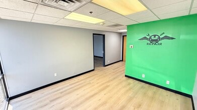 12001 E 33rd Ave, Aurora, CO à louer Photo intérieure– Image 2 sur 8