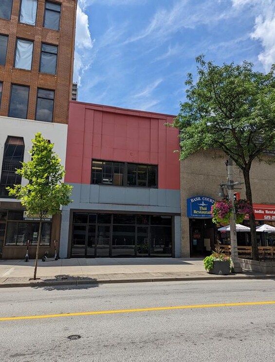 331 Ouellette, Windsor, ON à louer Photo principale– Image 1 sur 7