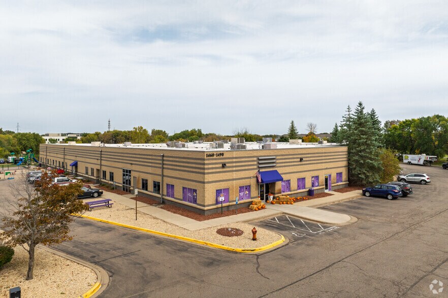 1460-1490 Lake Dr W, Chanhassen, MN à louer - Photo de l’immeuble – Image 1 sur 2