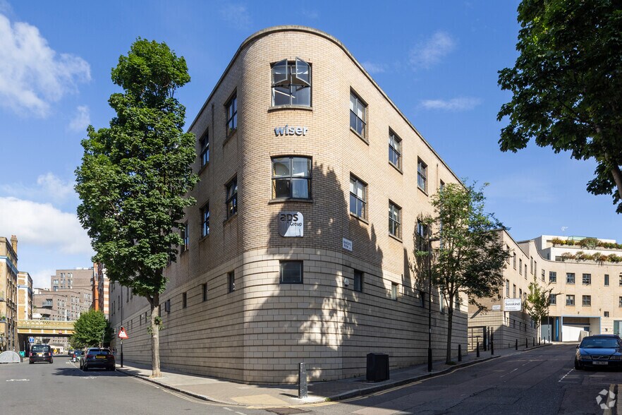 1-2 Bakers Yard, Londres à vendre - Photo de l’immeuble – Image 3 sur 16