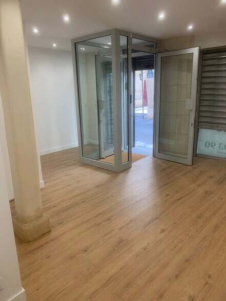 Local commercial dans Paris à louer - Photo de l’immeuble – Image 3 sur 4