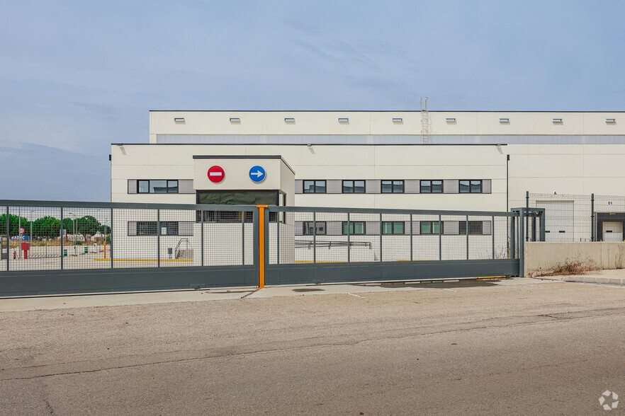 Zona logística A-2, Torija, Guadalajara à louer - Photo de l’immeuble – Image 2 sur 5