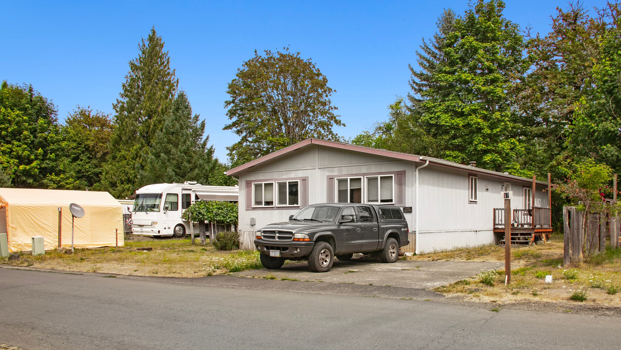 1105 Riverside Dr, Vernonia, OR à vendre Photo de l’immeuble– Image 1 sur 24