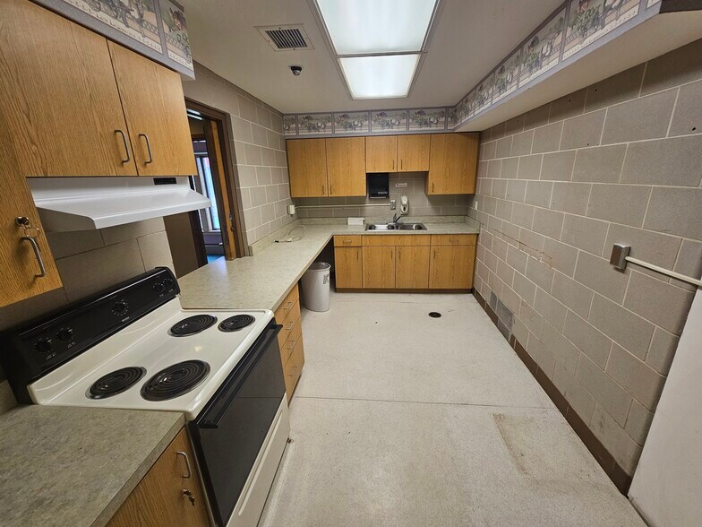522 11th SE Ave, Cambridge, MN à louer - Photo de l’immeuble – Image 3 sur 8