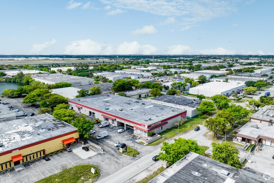5150-5160 NW 165th St, Hialeah, FL à louer - Aérien – Image 3 sur 3