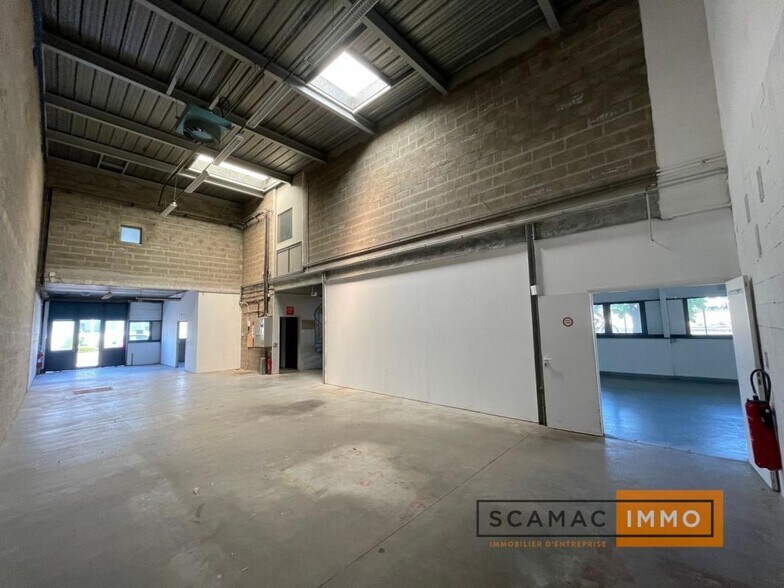 Industriel/Logistique dans Fresnes à louer - Photo de l’immeuble – Image 1 sur 10