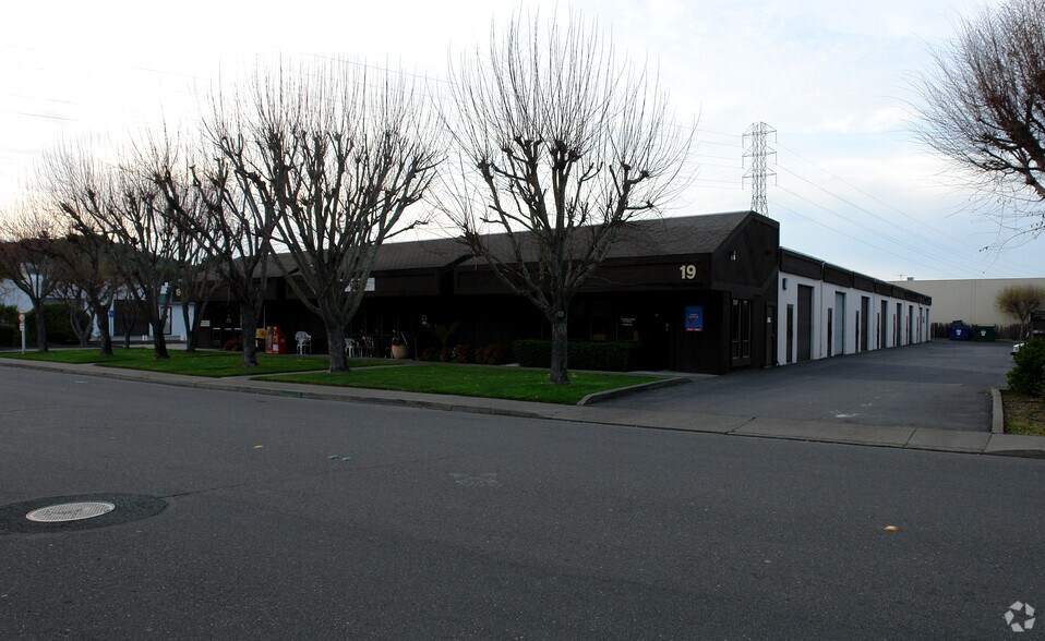 19 Digital Dr, Novato, CA à louer - Photo principale – Image 1 sur 8