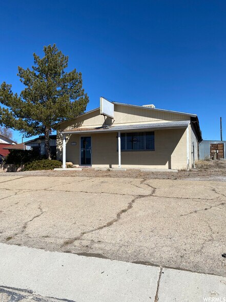 545 E 100 N, Price, UT à vendre - Photo de l’immeuble – Image 1 sur 27