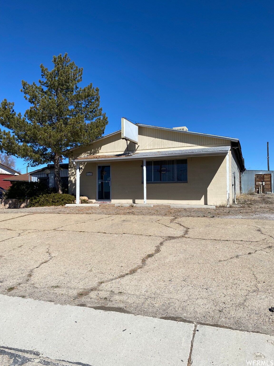 545 E 100 N, Price, UT à vendre Photo de l’immeuble– Image 1 sur 28