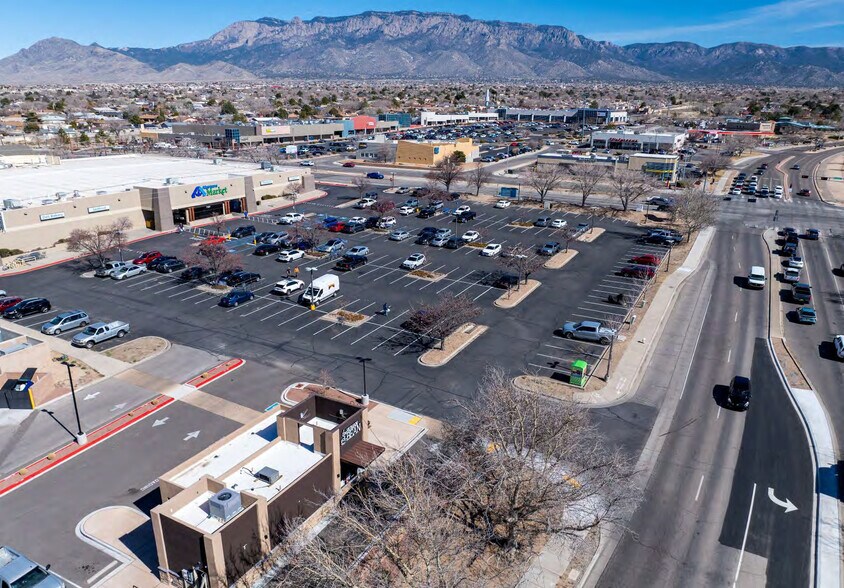 7341 San Antonio Dr NE, Albuquerque, NM à vendre - Photo de l’immeuble – Image 2 sur 10
