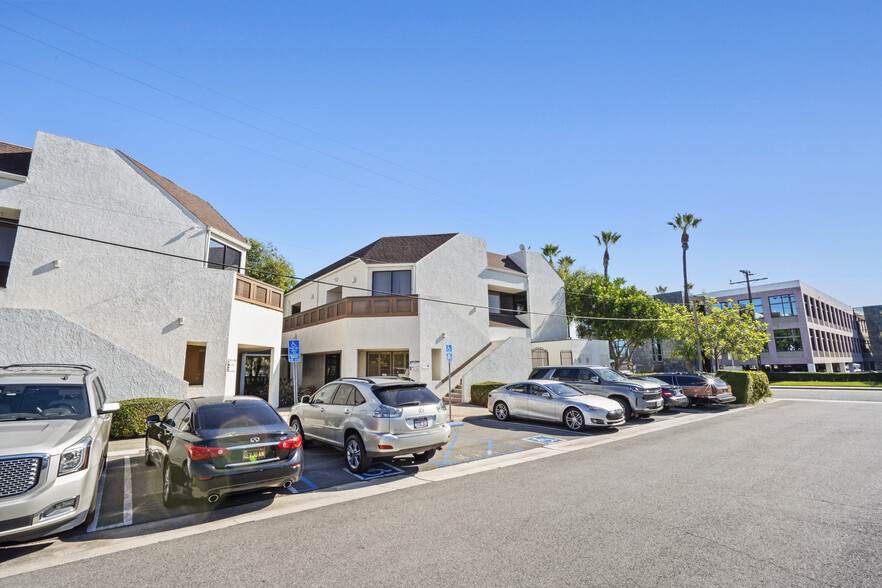 2372-2382 SE Bristol St, Newport Beach, CA à louer - Photo de l’immeuble – Image 3 sur 9