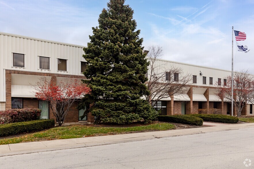 2400 Arthur Ave, Elk Grove Village, IL à vendre - Photo de l’immeuble – Image 2 sur 6