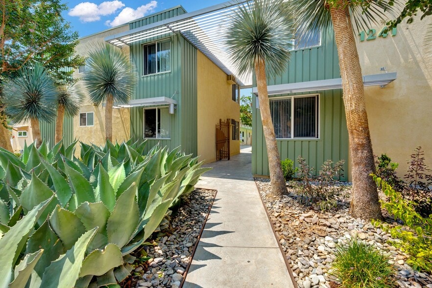 1241 Boynton St, Glendale, CA à vendre - Photo de l’immeuble – Image 3 sur 20