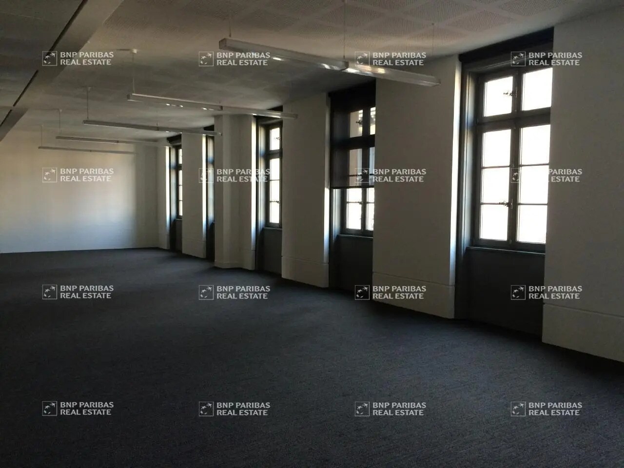 Bureau dans Lyon à louer Photo de l’immeuble– Image 1 sur 28