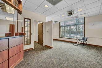 48 Route 6, Yorktown Heights, NY à louer Photo intérieure– Image 1 sur 18