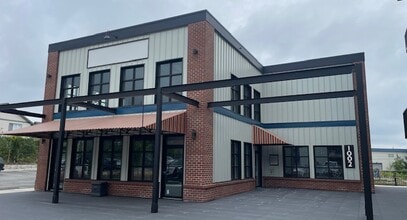 1000-1018 Venture Way, Gibsons, BC à louer Photo de l’immeuble– Image 1 sur 1