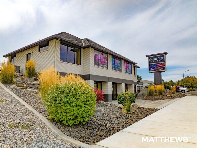 7521 W Deschutes Ave, Kennewick, WA à vendre - Photo de l’immeuble – Image 1 sur 6