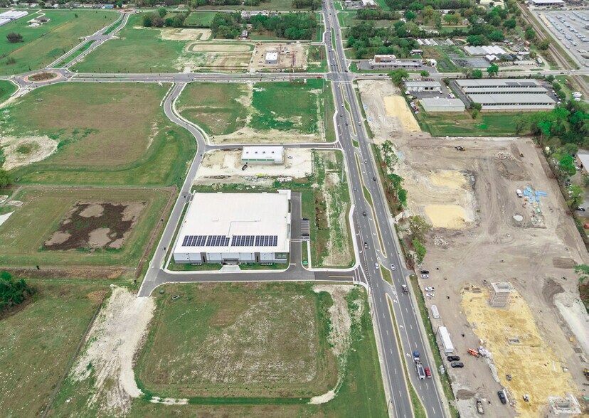 US-301 & E County Rd 462, Wildwood, FL à louer - Photo de l’immeuble – Image 3 sur 6