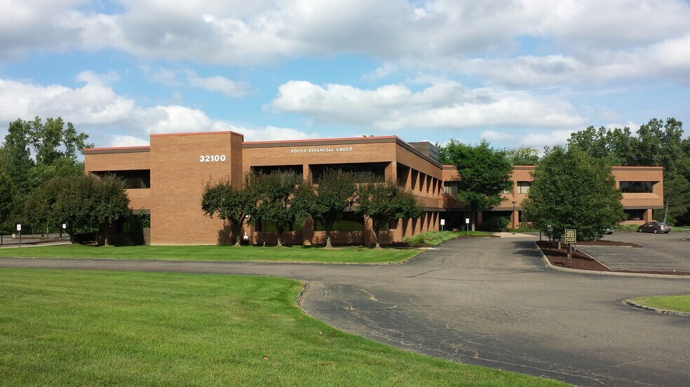 32100 Telegraph Rd, Bingham Farms, MI à louer - Photo de l’immeuble – Image 1 sur 5