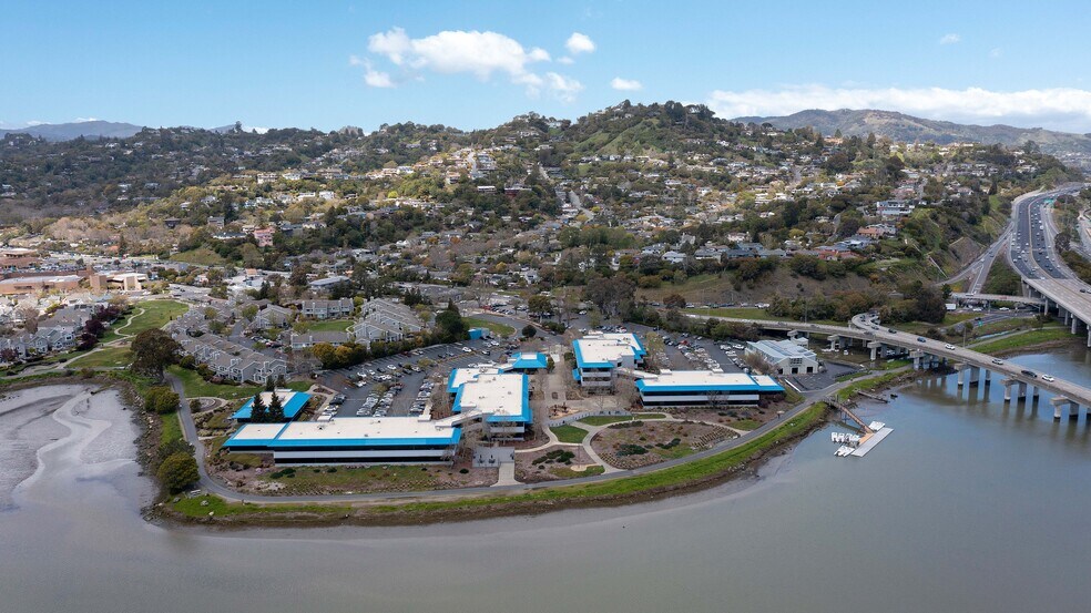 100 Drakes Landing Rd, Greenbrae, CA à louer - Photo de l’immeuble – Image 3 sur 9