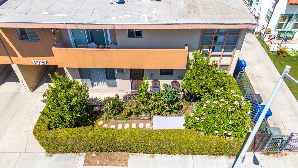 1023-1027 N Sierra Bonita Ave, West Hollywood, CA à vendre - Photo de l’immeuble – Image 3 sur 5