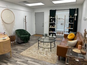 917 9th St, West Des Moines, IA à louer Photo intérieure– Image 2 sur 5