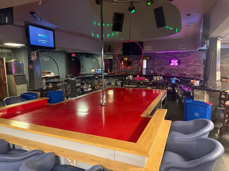 Gentlemen's Club For Sale -1103 Rt-35 S, South Amboy, NJ à vendre - Photo intérieure – Image 3 sur 5